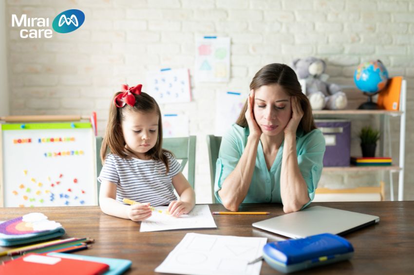 Cha mẹ không kiên nhẫn chờ đợi phản hồi của con 