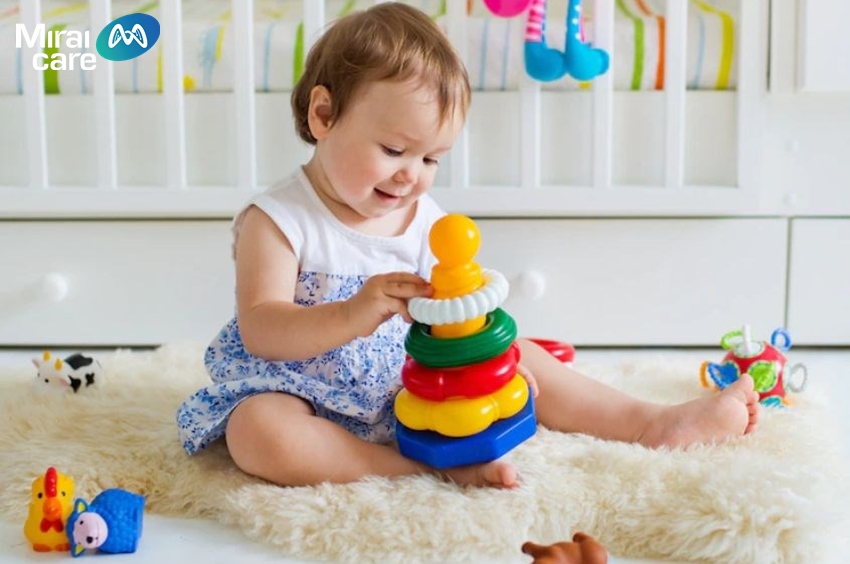Cha mẹ nên chú ý nếu trẻ có biểu hiện né tránh giao tiếp, thích chơi một mình