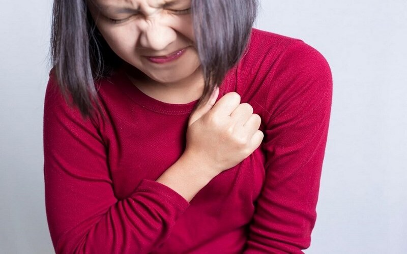 Dấu hiệu đau ngực ở nữ giới khi bị ung thư phổi