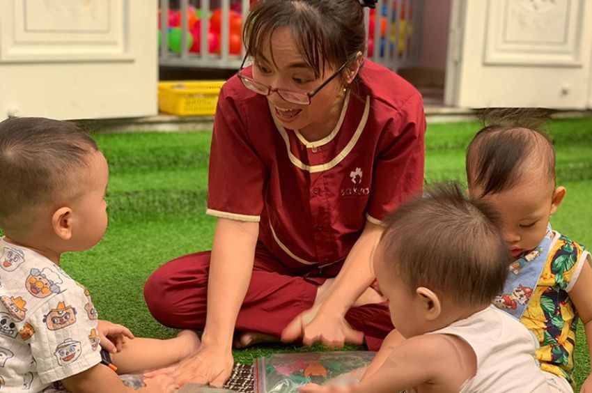 Dạy trẻ bật âm thông qua các trò chơi, hình ảnh