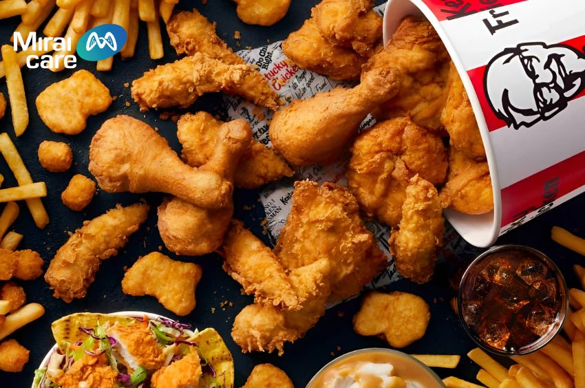 Đồ ăn nhanh: khoai tây chiên, pizza, gà rán