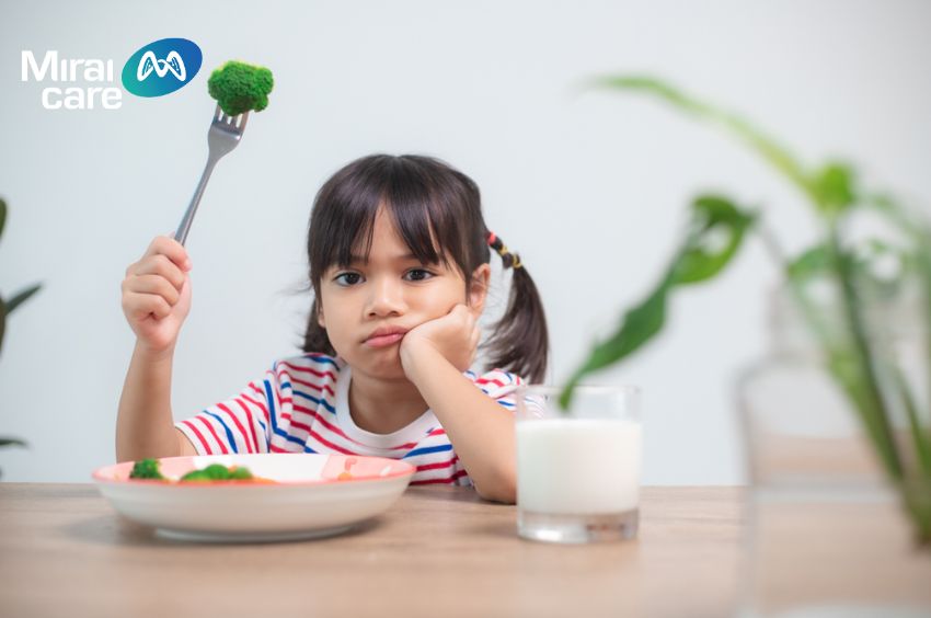 Ép ăn có thể khiến trẻ dần trở nên kén ăn