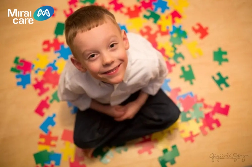 Ng&agrave;y Thế giới nhận thức tự kỷ l&agrave; lời nhắc nhở rằng mọi trẻ em d&ugrave; kh&aacute;c biệt đều xứng đ&aacute;ng được y&ecirc;u thương