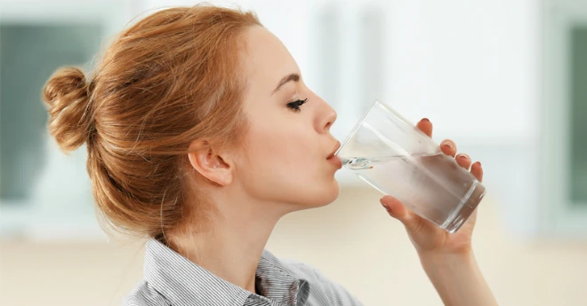 Uống nhiều ngước lọc  giúp người bệnh tiểu đường giảm mức đường huyết trong cơ thể