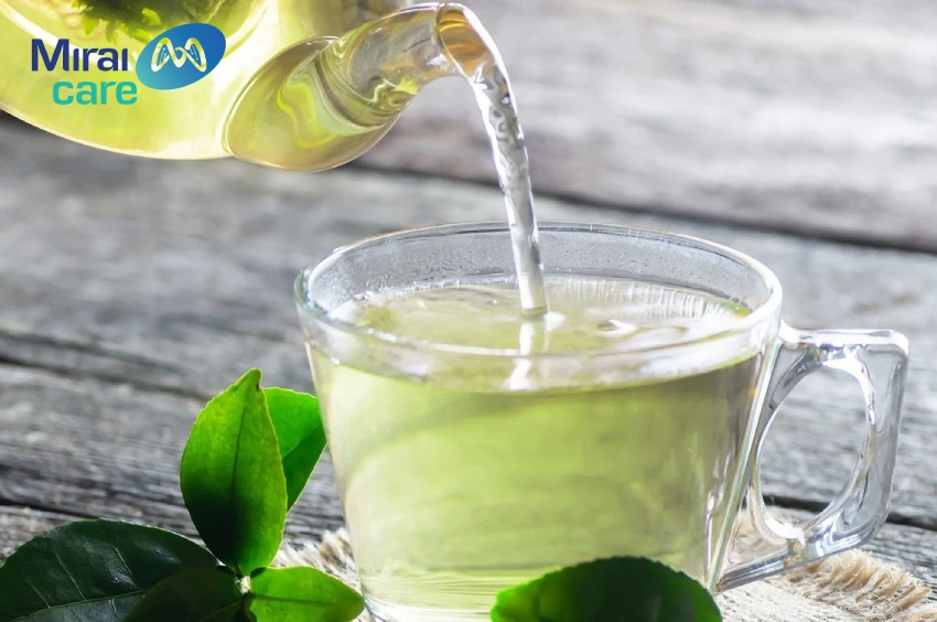 Nước trà xanh có chất chống oxi hoá EGCG giúp làn da tăng cường độ săn chắc