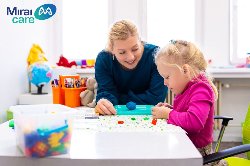 Sự phối hợp của gia đình và chuyên gia là yếu tố quan trọng nhất quyết định thành công trong quá trình điều trị