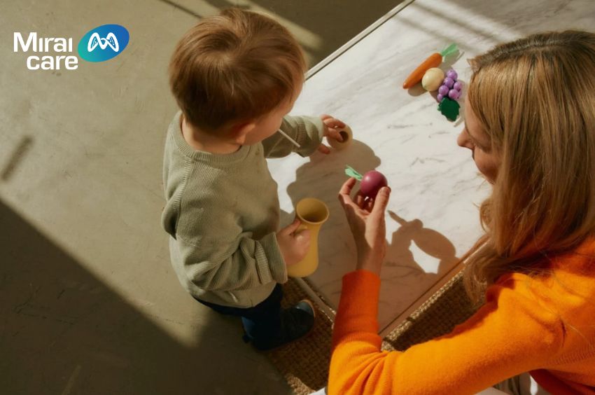 Theo dõi hành vi của trẻ để đánh giá và điều chỉnh chế độ ăn phù hợp