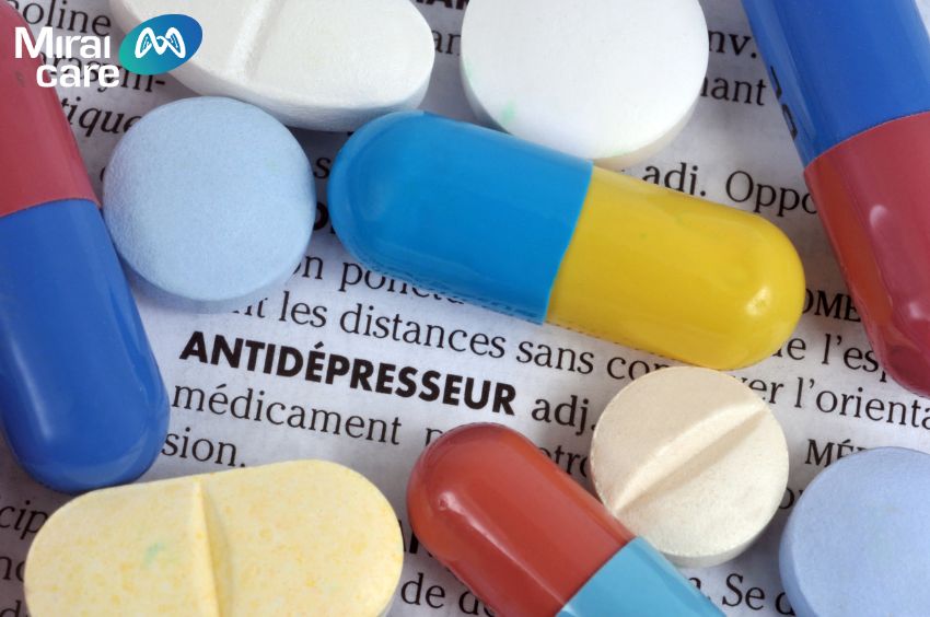 Thuốc chống trầm cảm hỗ trợ giảm các triệu chứng như lo âu, trầm cảm, ám ảnh cưỡng chế