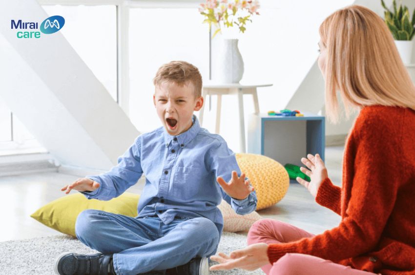 Ti&ecirc;u chuẩn chẩn đo&aacute;n tự kỷ DSM-5 đ&aacute;nh gi&aacute; khả năng giao tiếp v&agrave; tương t&aacute;c x&atilde; hội