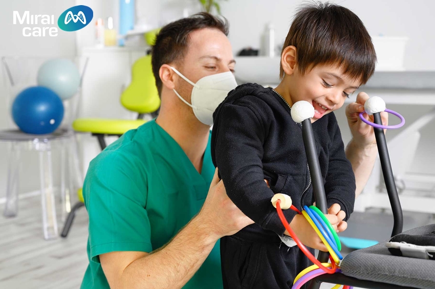 Can thiệp đúng, đều đặn, nhiều trẻ bại não đã có đủ nền tảng thể chất và kỹ năng cần thiết