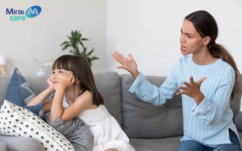 Trẻ không chịu gọi “ba, mẹ” có thể là dấu hiệu của rối loạn phát triển