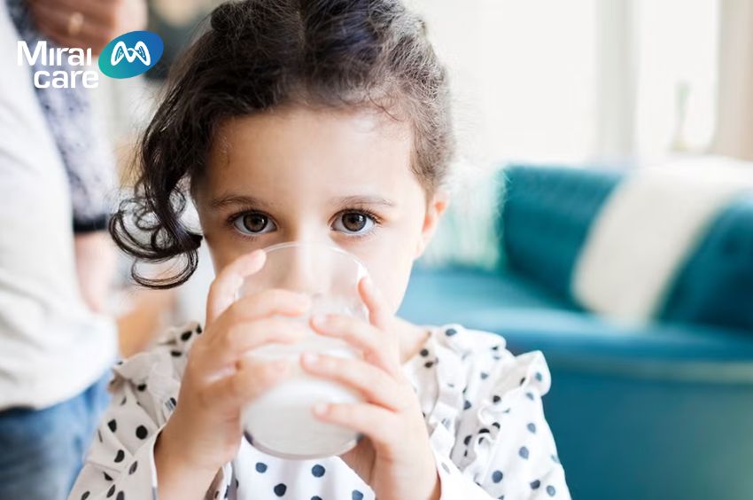 Trẻ thích uống sữa để né tránh việc nhai thức ăn