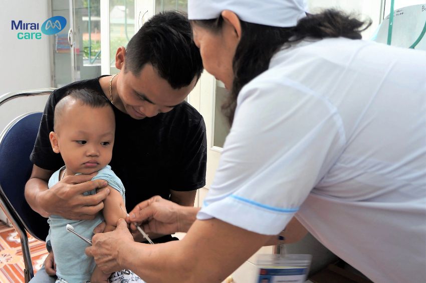 Tiêm vắc xin giúp trẻ phòng ngừa các bệnh lý nghiêm trọng