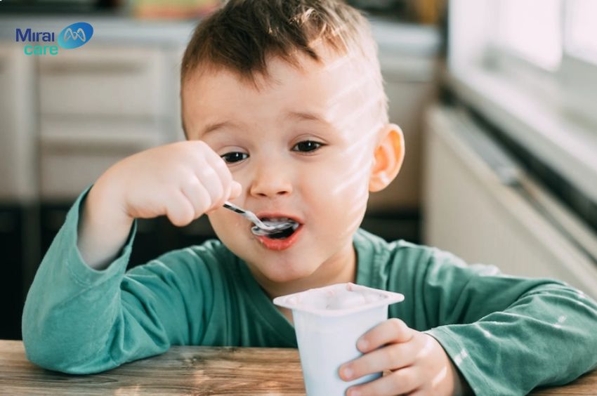 Trẻ tự kỷ ăn sữa chua được kh&ocirc;ng? C&acirc;u trả lời l&agrave; C&Oacute;