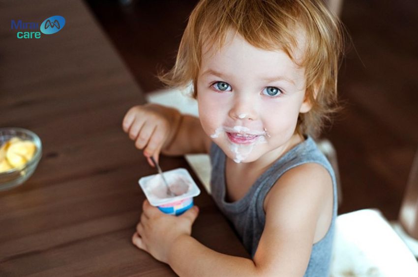 Trẻ tự kỷ ăn sữa chua được kh&ocirc;ng? C&acirc;u trả lời l&agrave; C&Oacute;