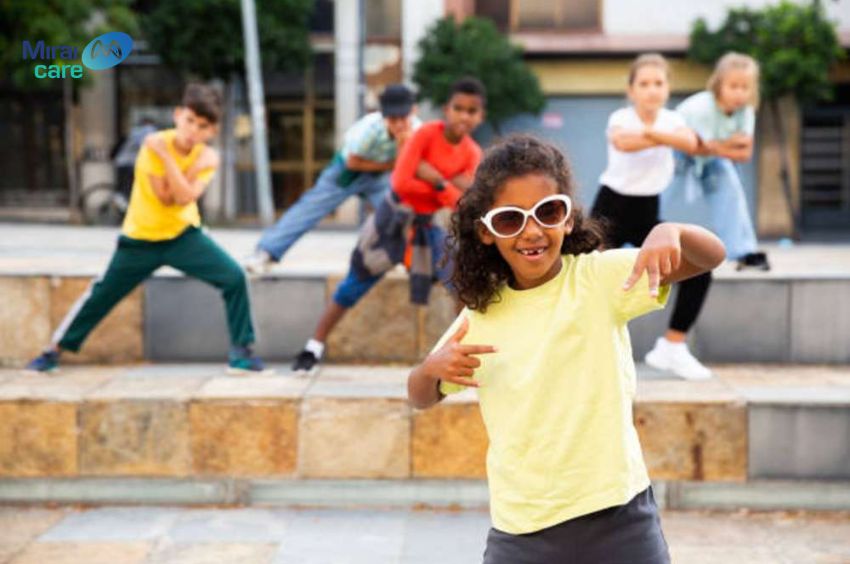 Tr&ograve; nhảy theo nhạc