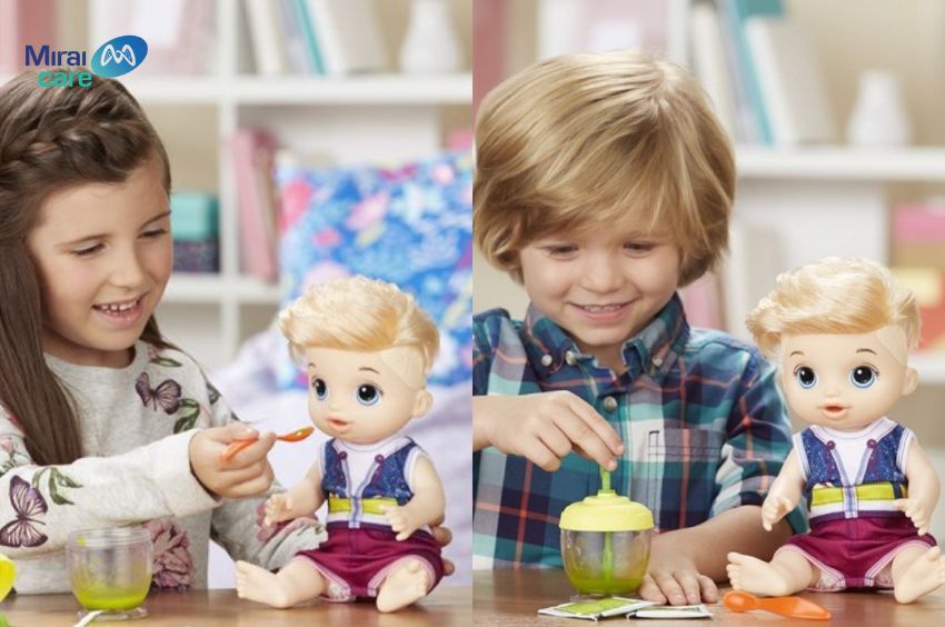 Việc chơi với b&uacute;p b&ecirc; gi&uacute;p trẻ ph&aacute;t triển tư duy tượng trưng, cảm x&uacute;c x&atilde; hội