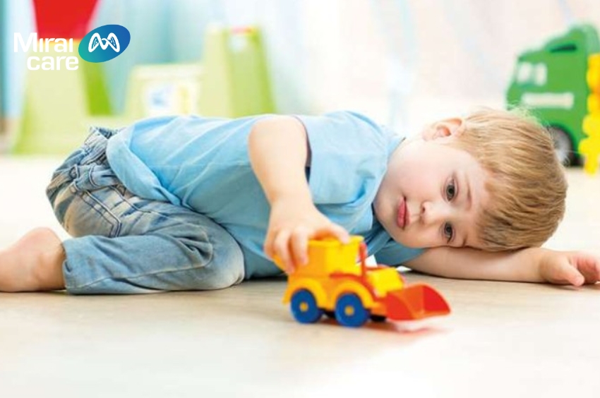 Trẻ tự kỷ thiếu khả năng hiểu ngôn ngữ