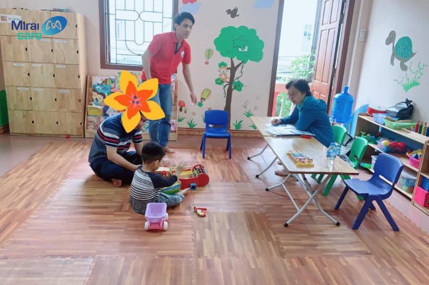 Trung T&acirc;m Can Thiệp Sớm Ong V&agrave;ng