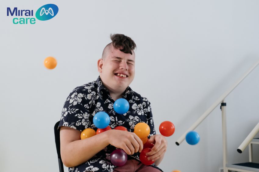 Tự kỷ là rối loạn thần kinh không thể điều trị bằng thuốc