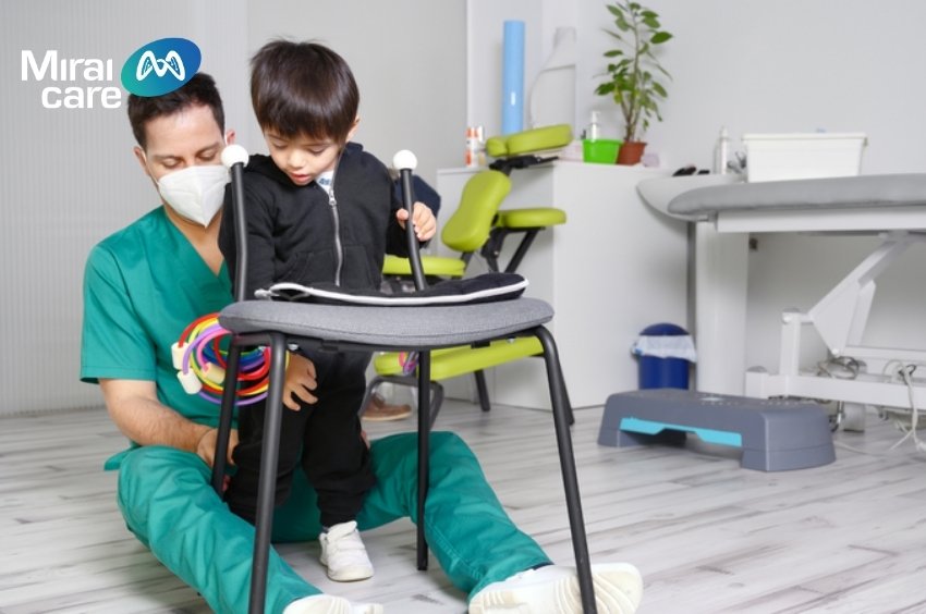 Vật lý trị liệu giúp cải thiện khả năng vận động của trẻ nhỏ