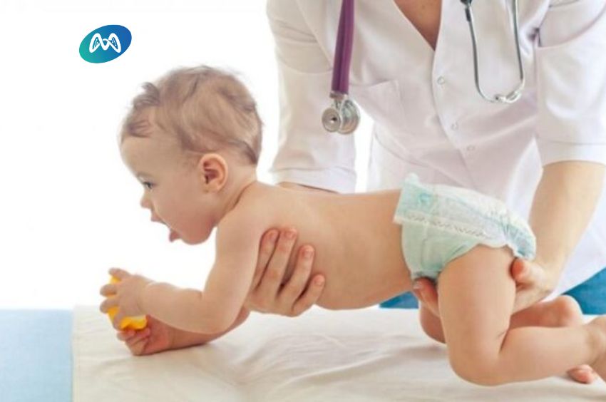 Vật lý trị liệu giúp tăng cường biên độ vận động khớp cho trẻ