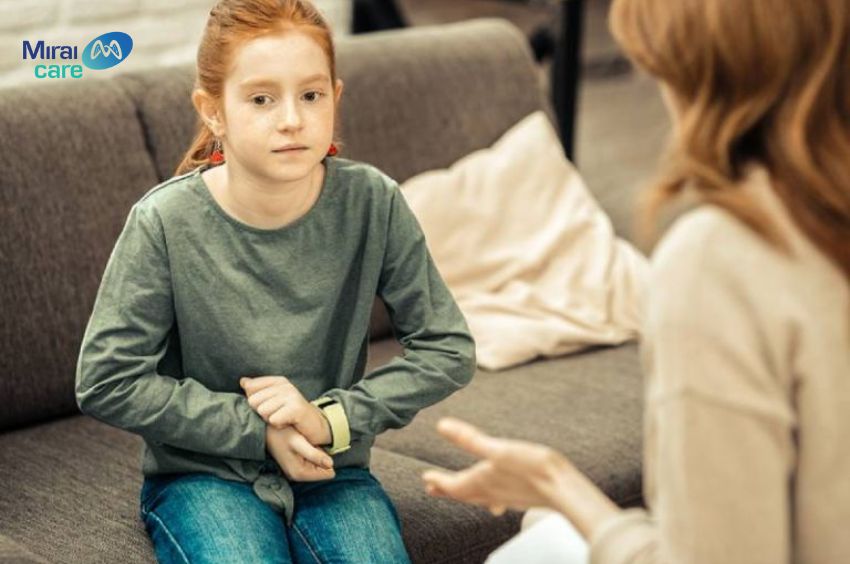 Khi nhìn vào mắt người khác, trẻ tự kỷ có xu hướng tăng hoạt động ở vùng gây lo âu