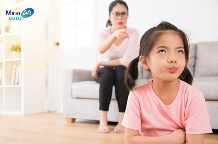 Cha mẹ không nên bắt buộc trẻ mà nên đưa vào hoạt động trẻ yêu thích